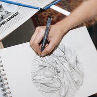 STAEDTLER Feutre à pigment, étui de 4+2 GRATUIT, noir