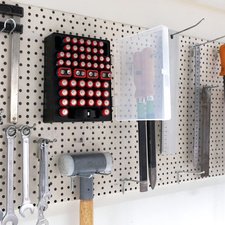 ANSMANN Boîte de rangement pour piles, avec testeur de piles