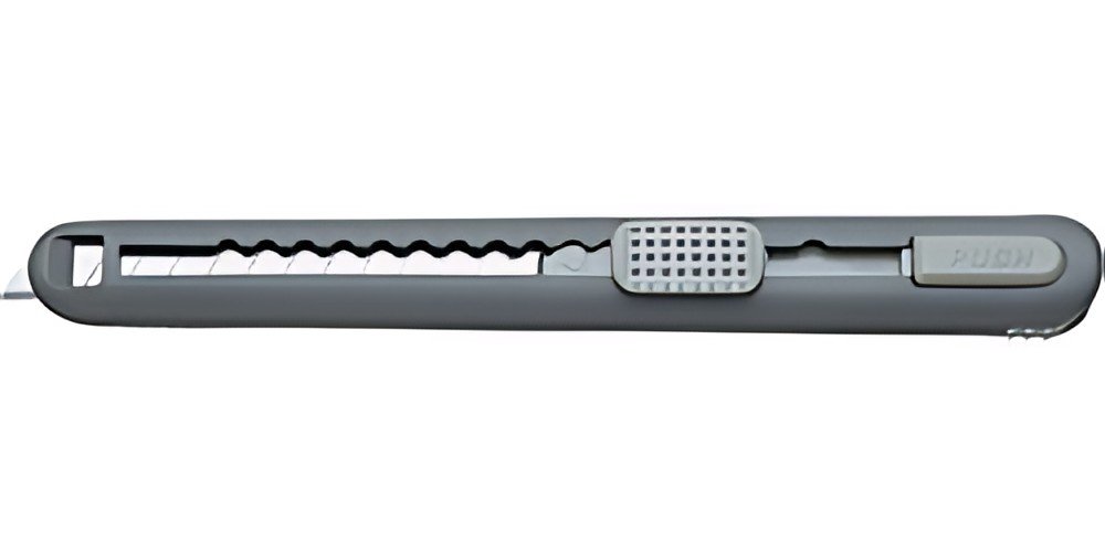 NT Cutter A-551P, cutter en plastique avec réservoir à lame